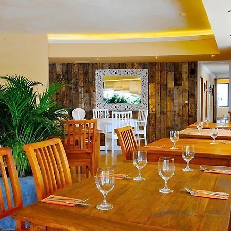 Отель St. Tropez Прага