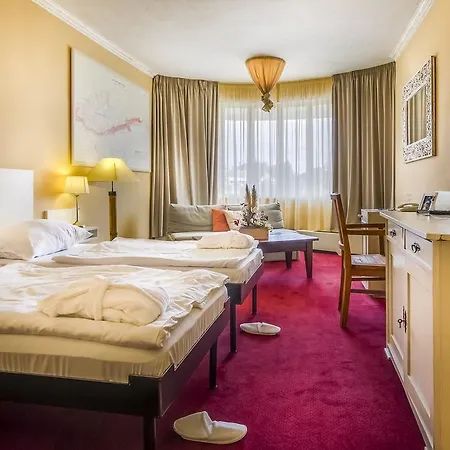 St. Tropez Hotel 4*